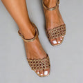 Sandalias planas caladas tejidas para mujer | Sandalias con hebilla de punta abierta en dorado