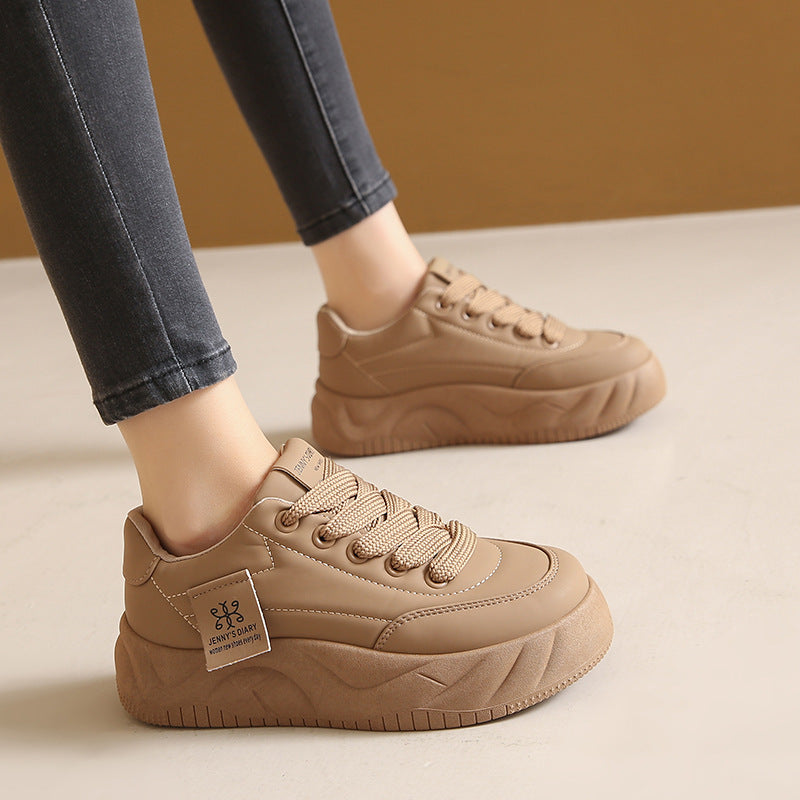 Zapatillas de deporte con alzas de plataforma con bloques de color – Con cordones, de caña baja