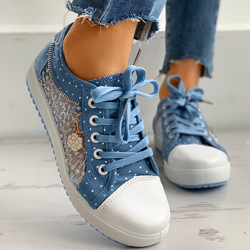 Zapatillas con estampado de lunares y bordado floral — Zapatillas casual de lona para mujer