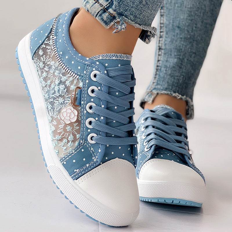 Zapatillas con estampado de lunares y bordado floral — Zapatillas casual de lona para mujer