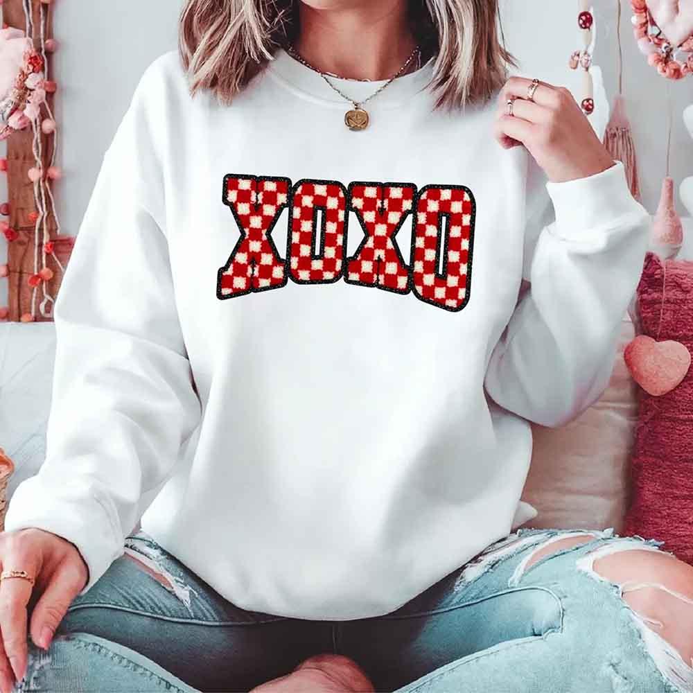 XOXO Checkered Valentine Sweatshirt – Furry Style Printed Sweater