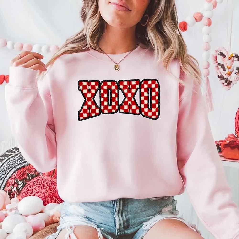 XOXO Checkered Valentine Sweatshirt – Furry Style Printed Sweater