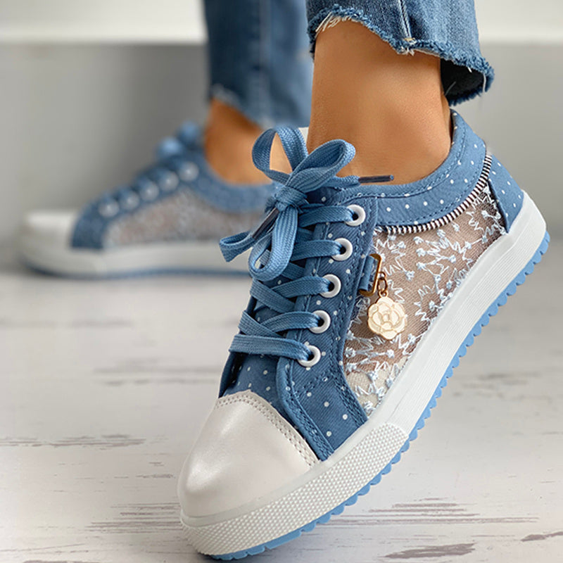 Zapatillas con estampado de lunares y bordado floral — Zapatillas casual de lona para mujer