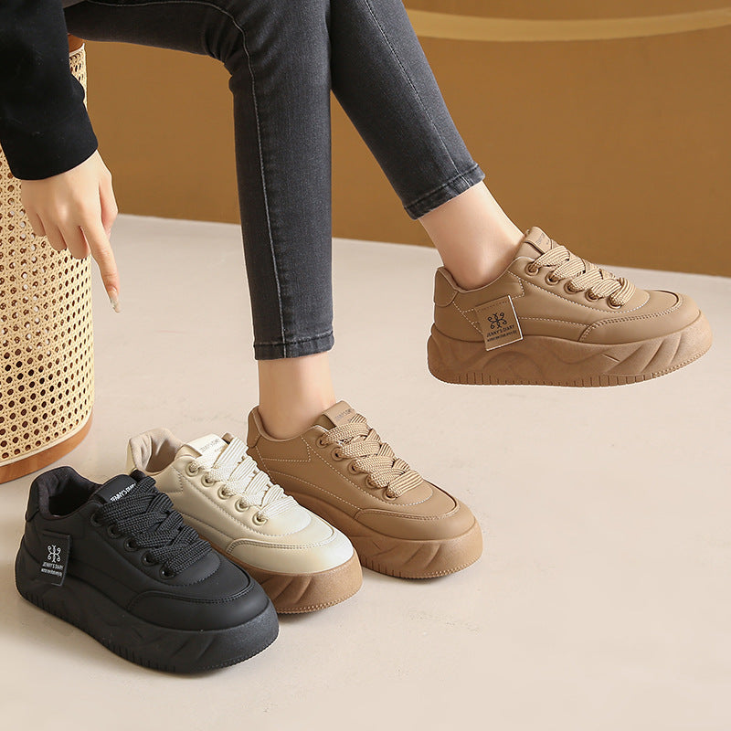 Zapatillas de deporte con alzas de plataforma con bloques de color – Con cordones, de caña baja