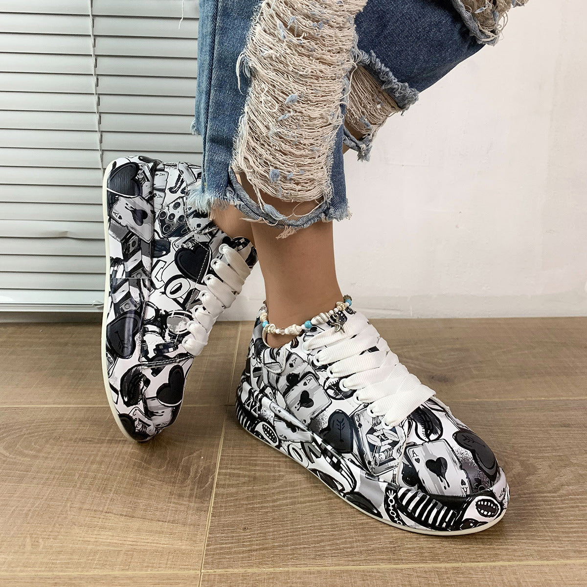 Zapatillas con Cordones de Punta Redonda y Suela Gruesa — Zapatos Casuales Estampados para Mujer